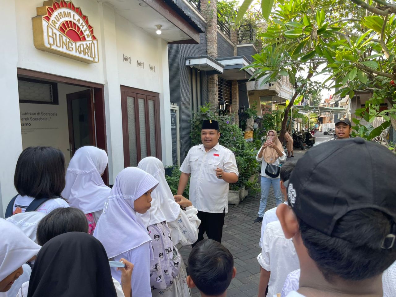 Sinau Bareng Bung Karno, Pelajar SD Surabaya Telusuri Jejak Sejarah Kebangsaan