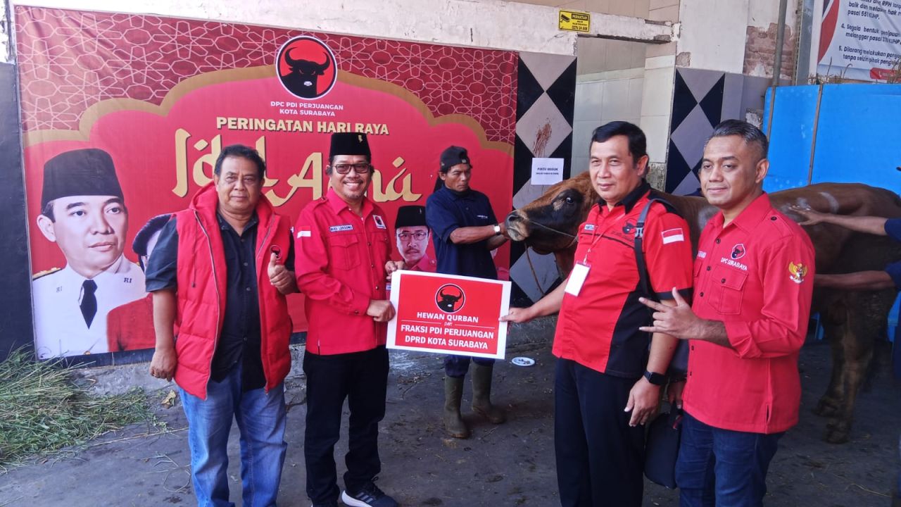Hari Raya Iduladha 1446 H, PDIP Surabaya Sembelih 12 Ekor Sapi Kurban 
