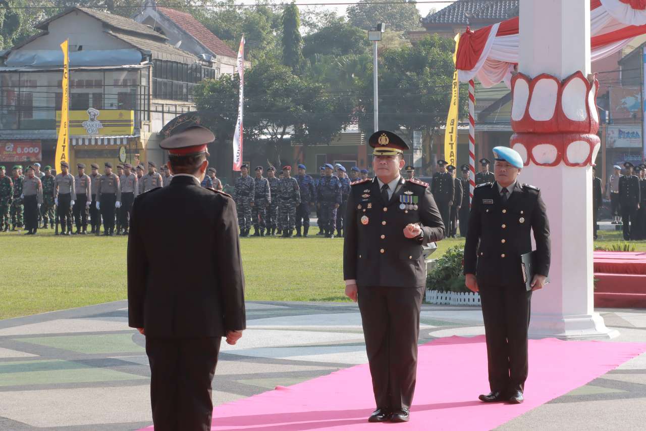 Polres Blitar Gelar Upacara Hari Bhayangkara Ke-79