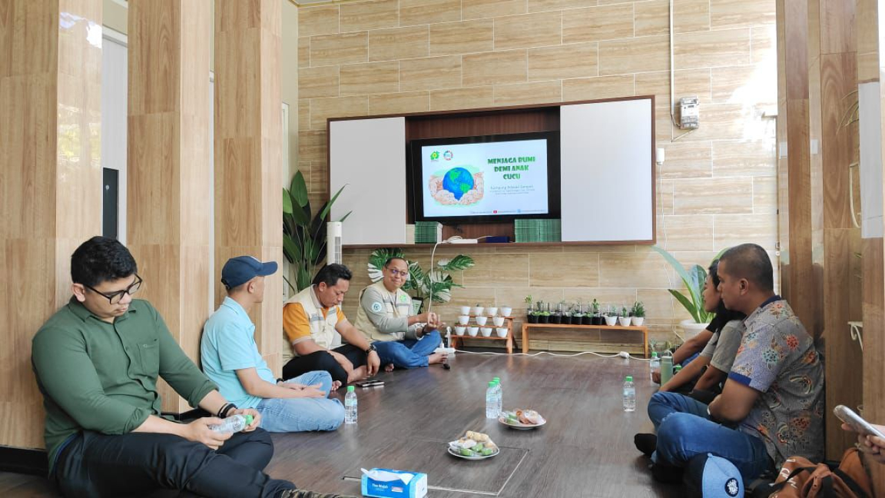 Wahana Visi Indonesia Kunjungi Kampung Edukasi Sampah Sidoarjo