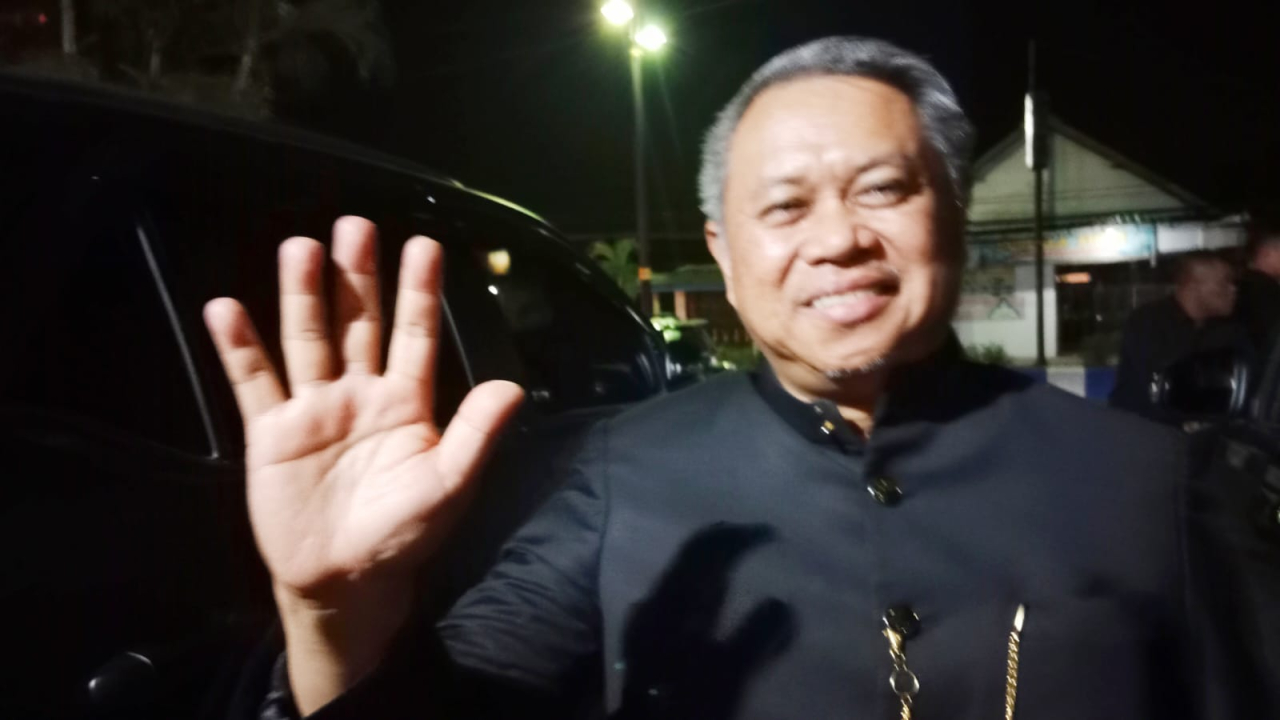 Gubernur Jatim Surati Kemenhub, Minta Tambahan Kapal untuk Atasi Kemacetan Ketapang