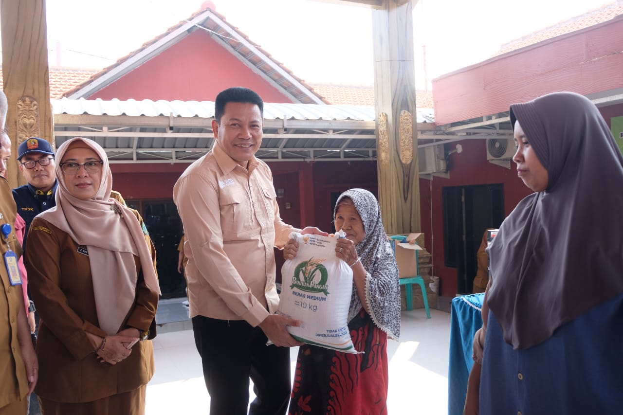 Monitoring Bantuan Pangan, Bupati Sidoarjo Subandi Minta Warga Gunakan Beras untuk Konsumsi Pribadi