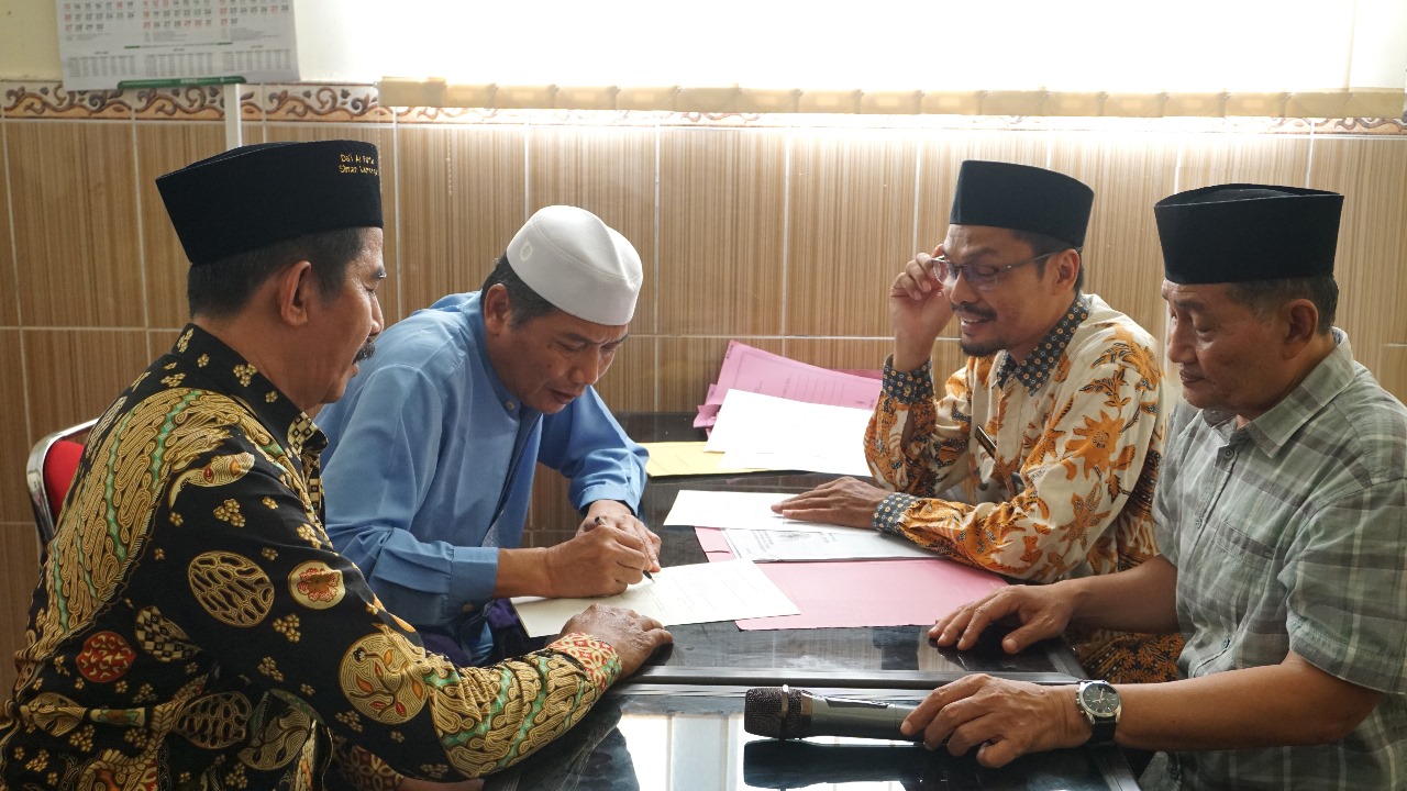 Yayasan Ponpes Al-Fattah Siman Ikrar Wakaf, Disaksikan BPN, Kemenag dan KUA