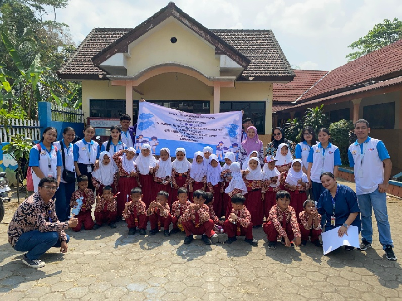 Lawan Gizi Buruk, Mahasiswa Unitri Kampanyekan Isi Piringku