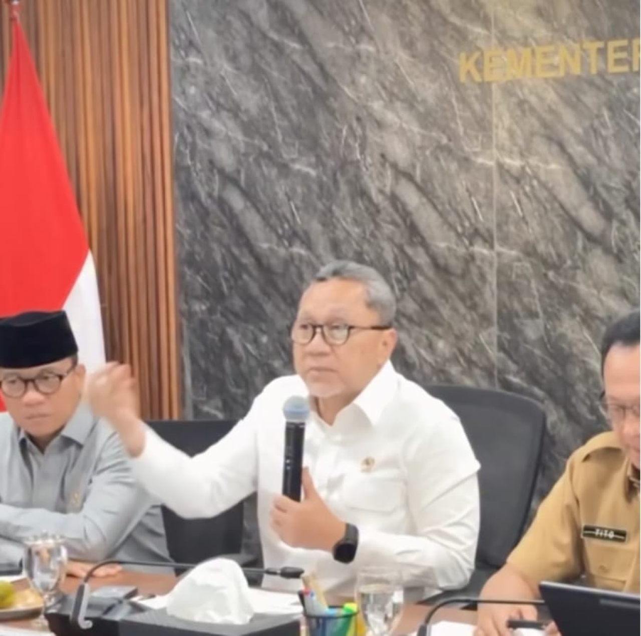 Zulkifli Hasan, Menko Pangan Tegaskan Dana Desa Tidak Jadi Penjamin Pinjaman Koperasi