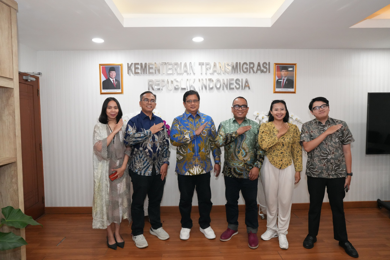 Terima Pimpinan JawaPos.Com, Wamen Viva Yoga Ajak Media Sampaikan Kemajuan Program Transmigrasi