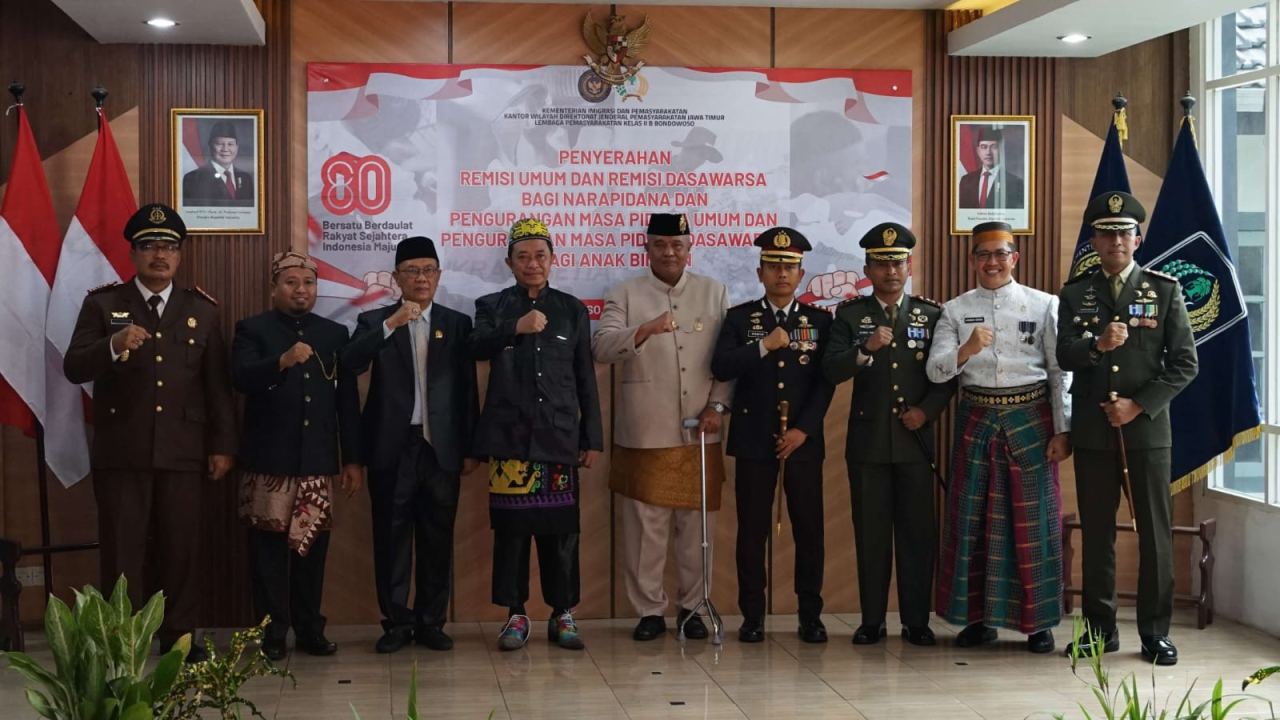 HUT ke-80 RI, Bupati Bondowoso Beri Remisi untuk Ratusan Warga Binaan Lapas Kelas IIB