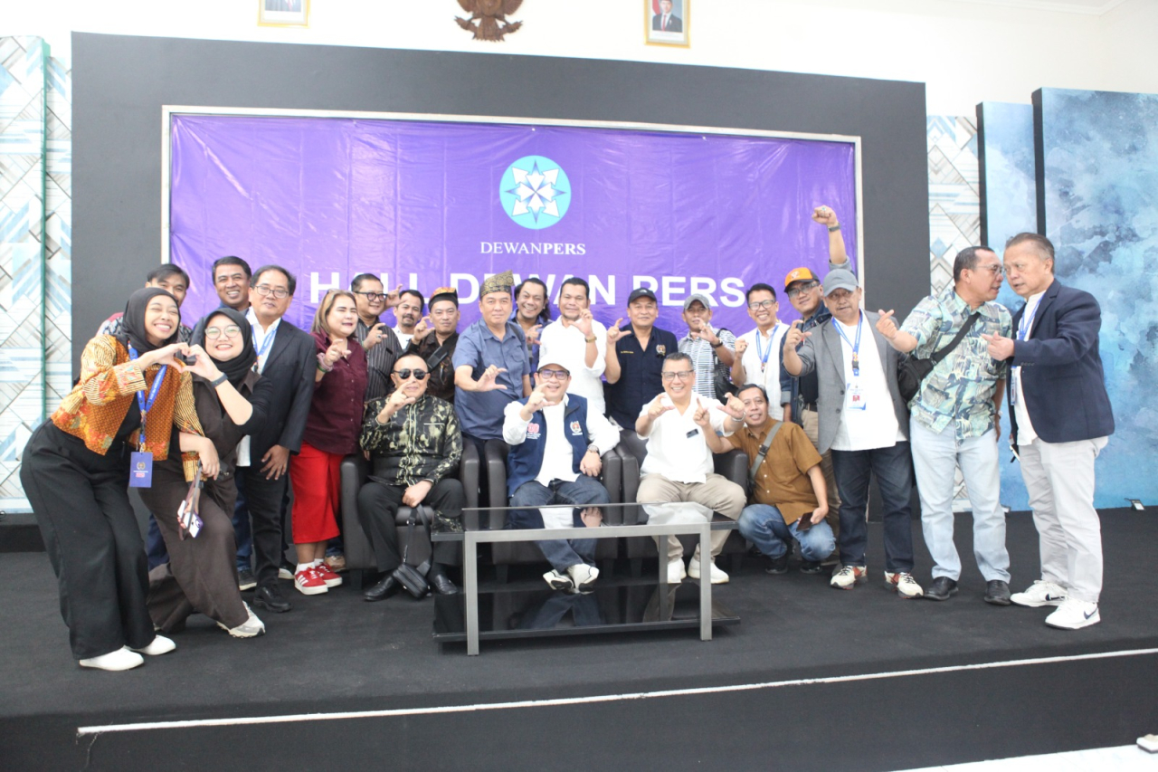 Duet Akhmad Munir & Atal Depari Resmi Daftar Caketum dan Calon Ketua DK PWI Pusat 2025-2030