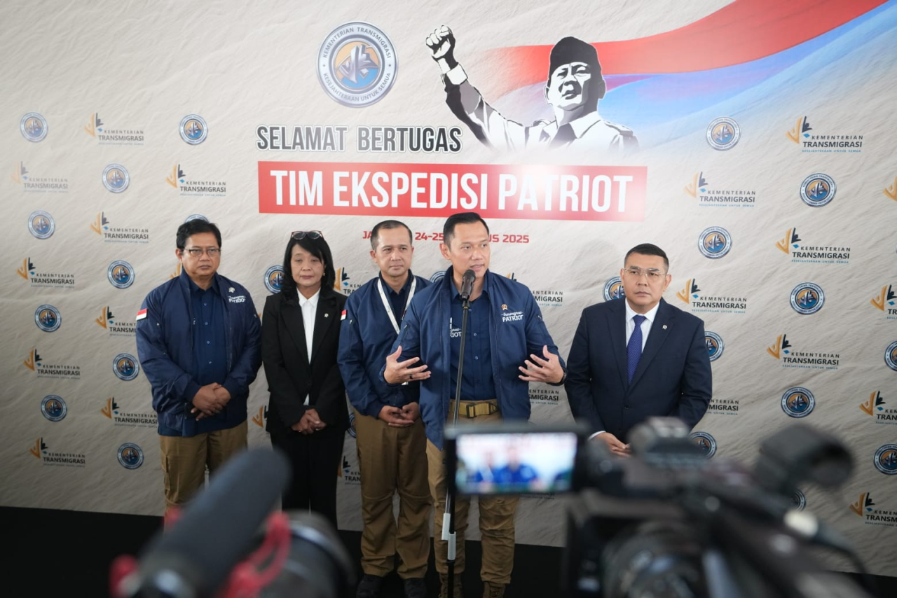 Bersama AHY, Wamen Viva Yoga Lepas Tim Ekspedisi Patriot ke 154 Kawasan Transmigrasi