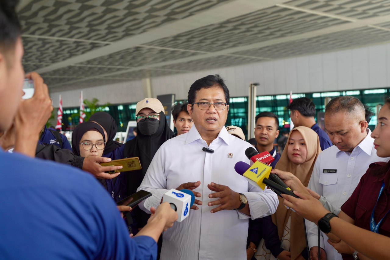 Wamen Viva Yoga Antar Tim Ekspedisi Patriot Berangkat ke 154 Kawasan Transmigrasi  