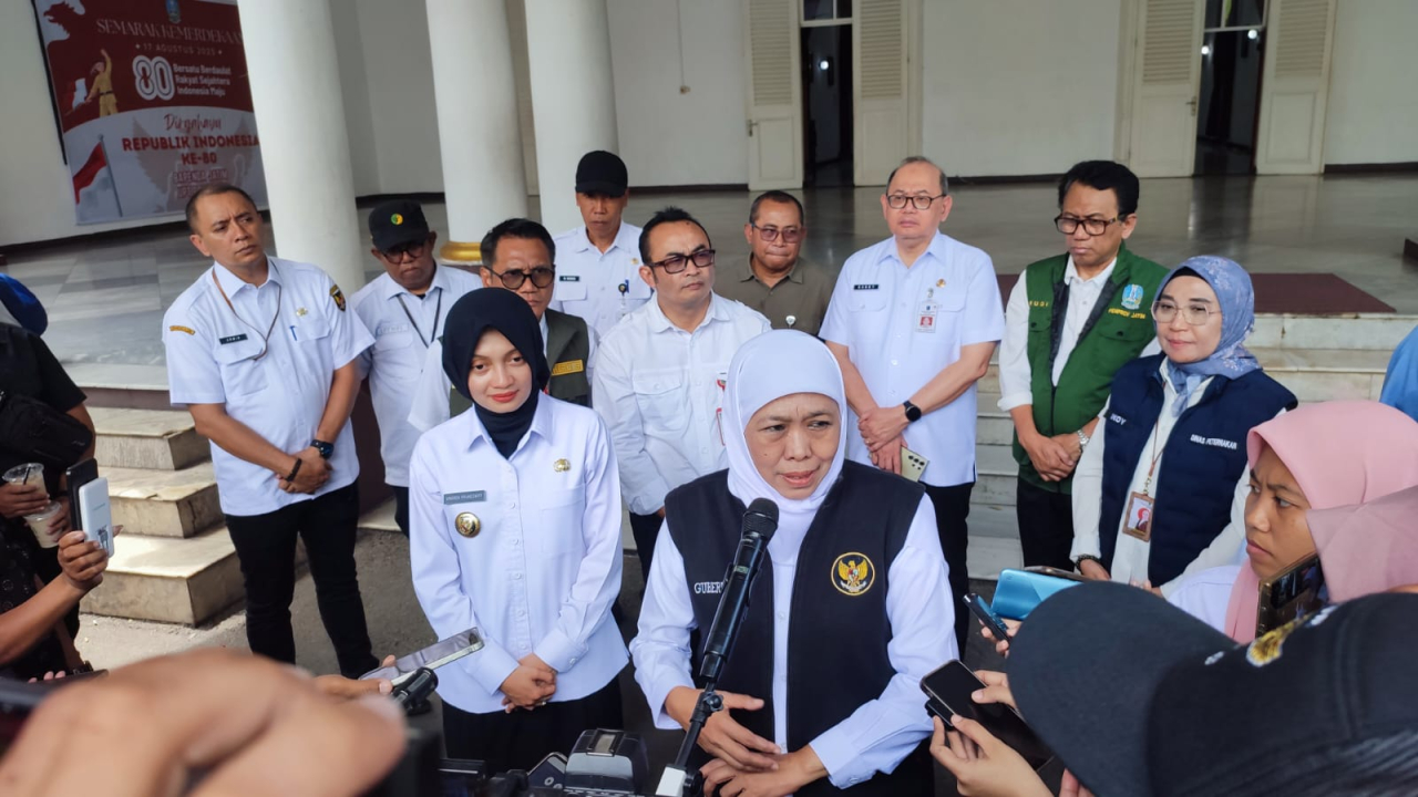 Khofifah Tekankan Distribusi untuk Kendalikan Harga Beras