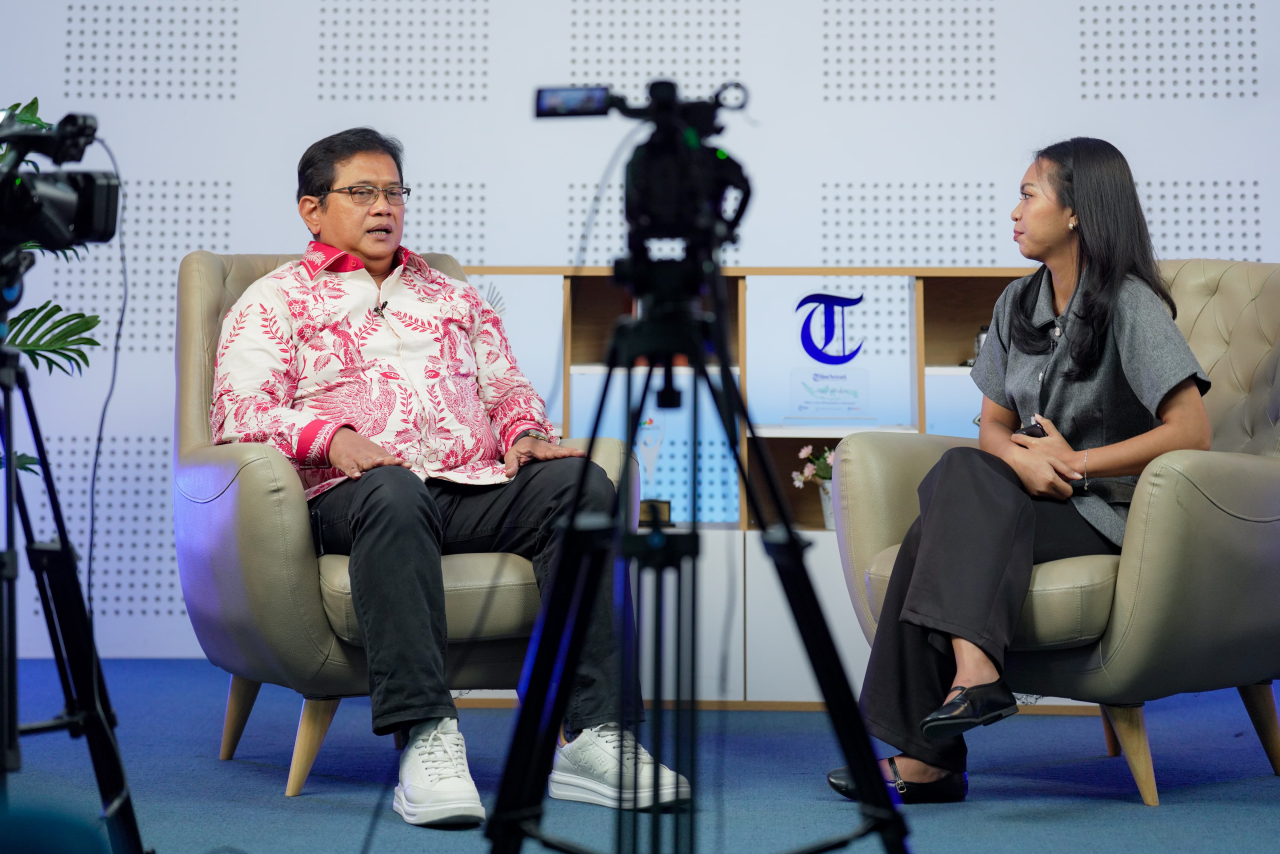 Wamen Viva Yoga: Pembangunan di Kawasan Transmigrasi Untuk Transmigran dan Warga Lokal