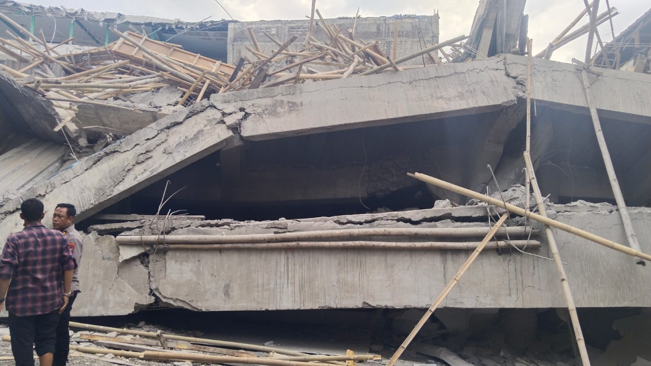 Mushola Ponpes Al Khoziny Sidoarjo Ambruk Saat Shalat, Puluhan Santri Terluka