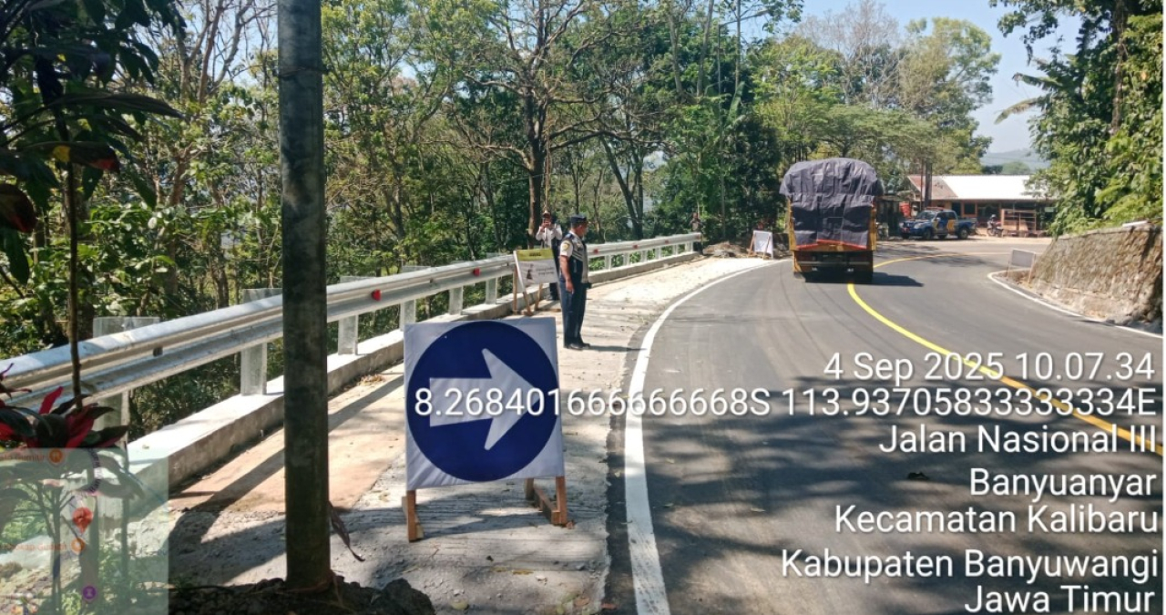 Lebih Cepat dari Target, Jalur Gumitir Kini Bisa Dilalui Semua Kendaraan