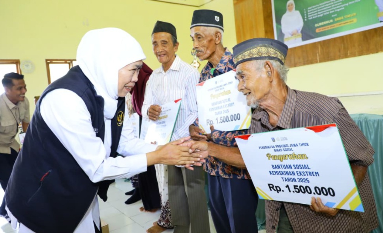 Harga Pangan Melonjak, Khofifah Pimpin Operasi Kemanusiaan di Bawean