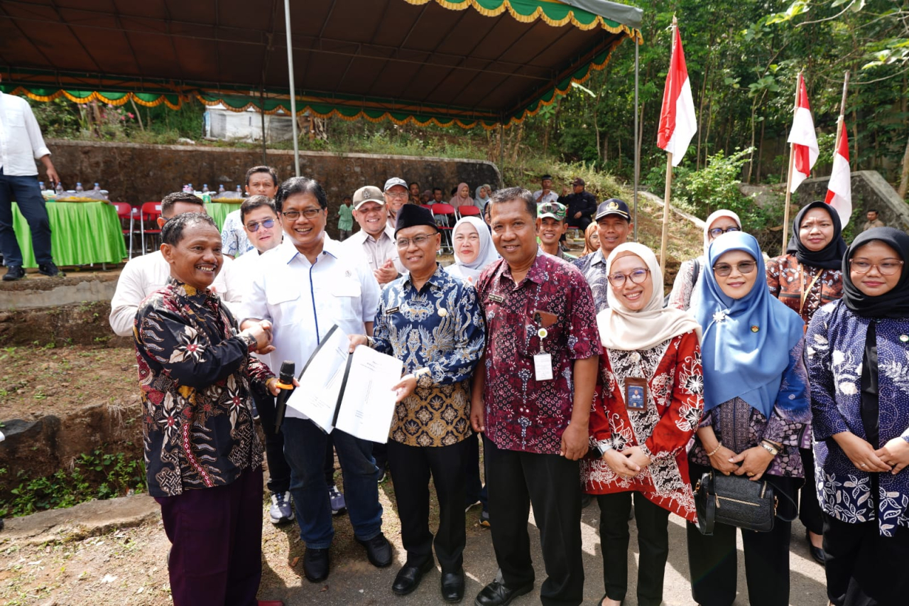 Ke Desa Translok Di Imogiri, Wamen Viva Yoga Sebut Kementrans Dukung Desa Mandiri Untuk Pemerataan Ekonomi