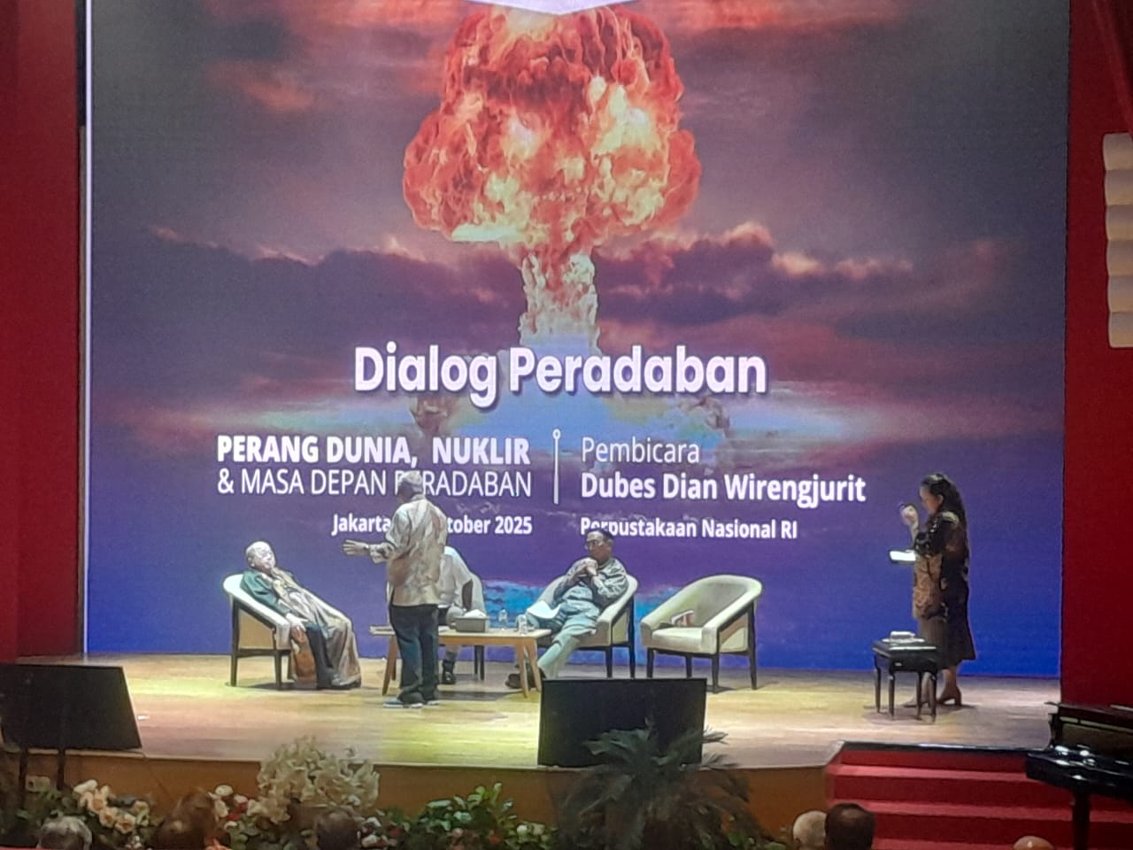 Perang Nuklir Indikasi Awal Kiamat