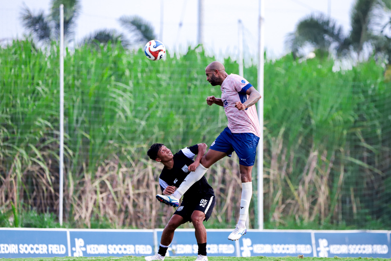 Persik Kediri Jaga Ritme, Gelar Latihan Bersama Gresik United