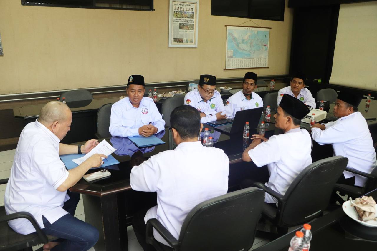 LaNyalla Siap Perjuangkan Aspirasi Guru Madrasah se-Jawa Timur Jadi PPPK