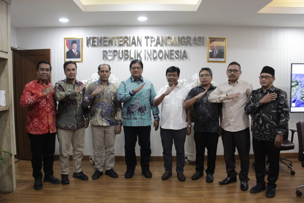 Wamen Viva Yoga: Lahan dan Kawasan Transmigrasi Untuk Kesejahteraan Rakyat