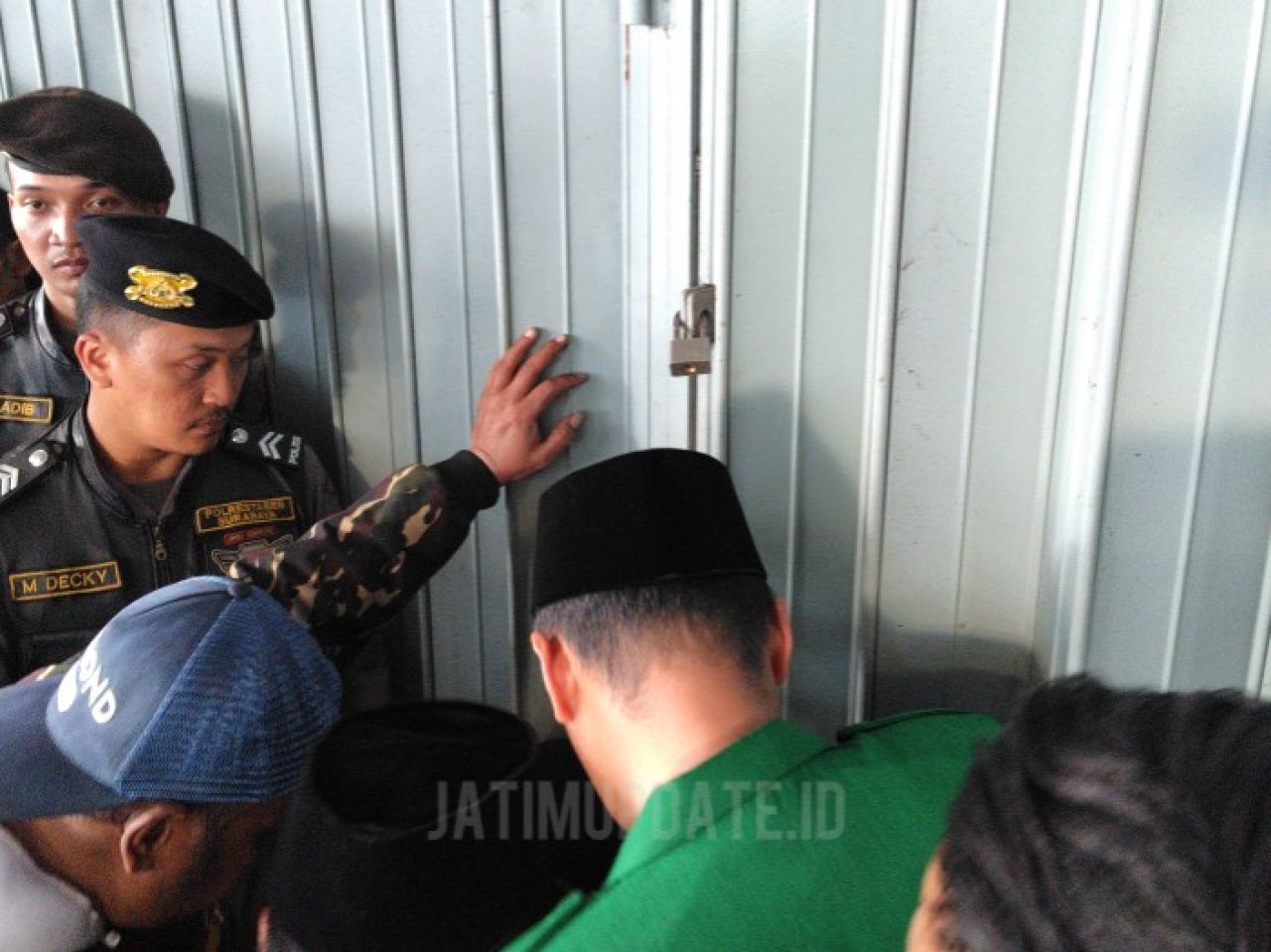 Biro Trans7 Jatim Disegel Santri: Kami Merasa Diremehkan, Siap Terima Konsekuensi 