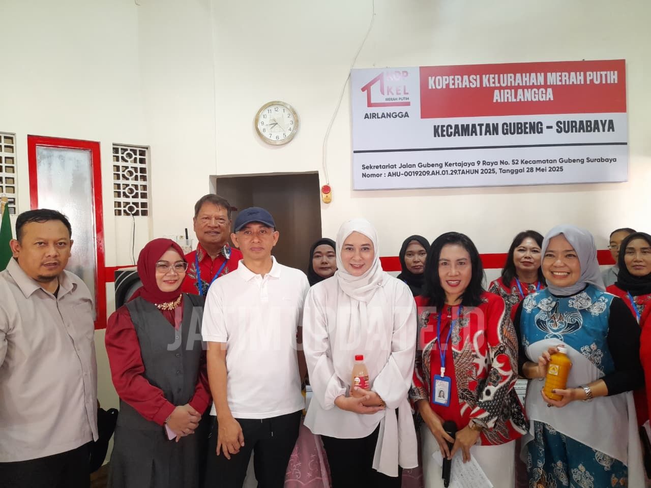 Ajeng Wira Wati Resmikan Koperasi Kelurahan Merah Putih Airlangga