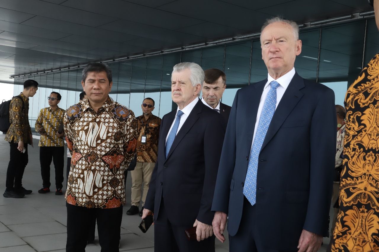 Pelindo Terima Kunjungan Delegasi Federasi Rusia di Pelabuhan Tanjung Perak