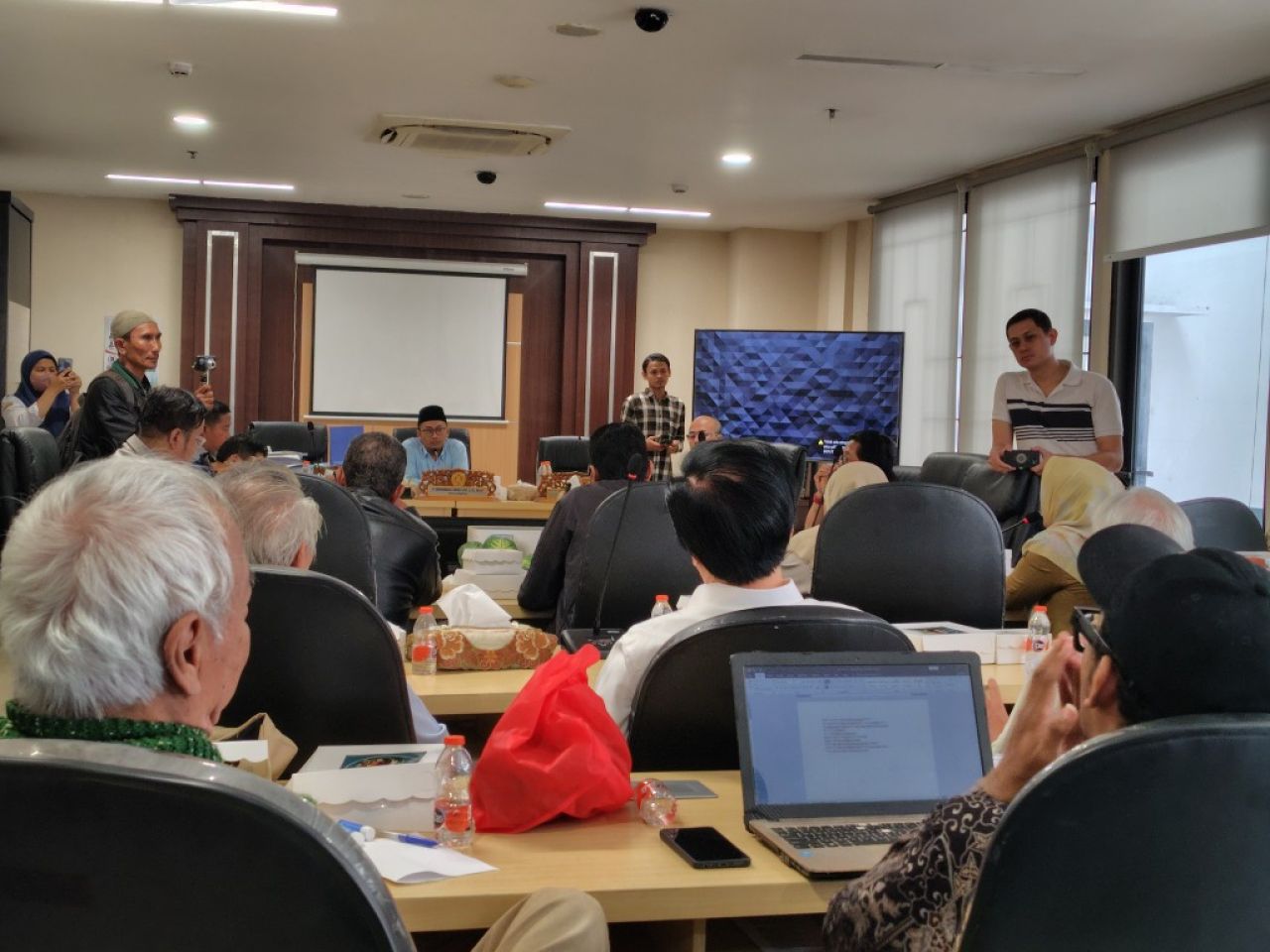 RDP Surat Ijo Berlangsung Keras, Warga Singgung Transparansi dan Pungutan Retribusi 