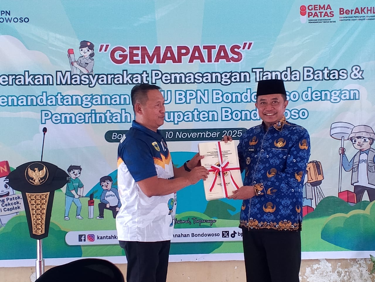 Bupati Hamid Terima 51 Sertifikat Aset Pemkab, Dorong Tertib Pertanahan di Bondowoso