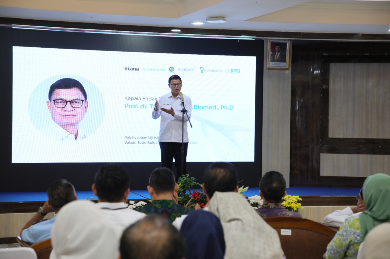 Taruna Ikrar, Inisiasi Vaksin Inovasi Pencegahan TBC Dengan Mengesahkan Uji Klinis Vaksin Inhalasi Pertama di Dunia.