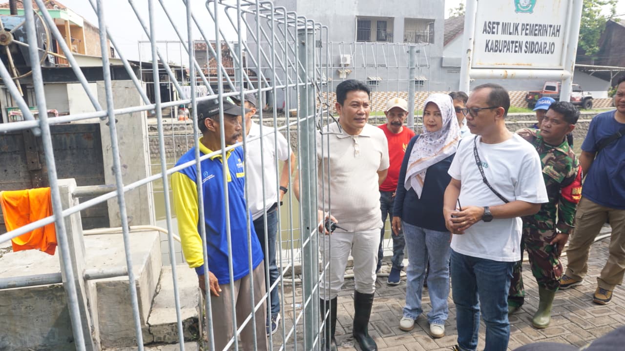 Bupati Subandi Temukan Drainase Tersumbat Jadi Penyebab Genangan di Sidoarjo