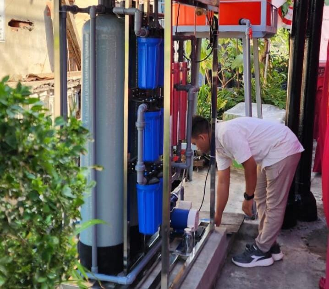 Achmad Syafiuddin Ketua CEHP Unusa Terima Penghargaan dari Wali Kota Surabaya