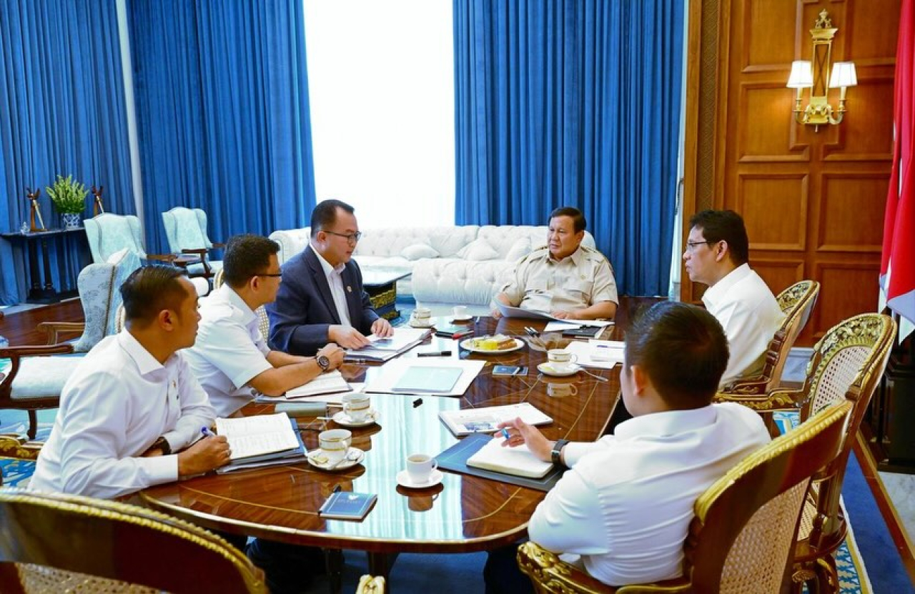 Fokus Penguatan inovasi Sektor Pangan, Energi, dan Riset, Prabowo Pimpin Rapat Perdana Bersama Kepala BRIN