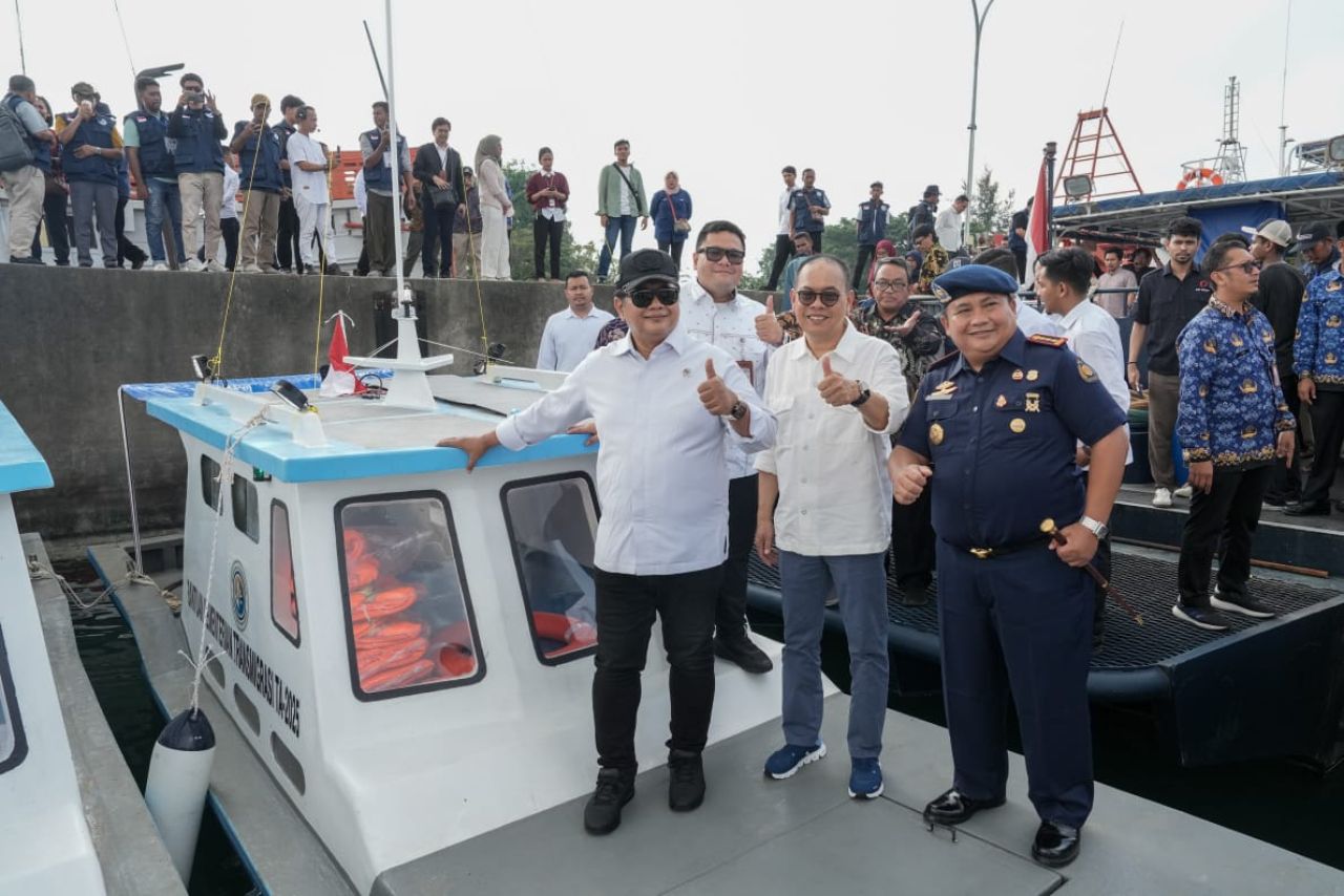 Berdayakan Transmigran Nelayan Barelang, Wamen Viva Yoga: Kita Bangun Pasar Ikan Kayak Di Korsel