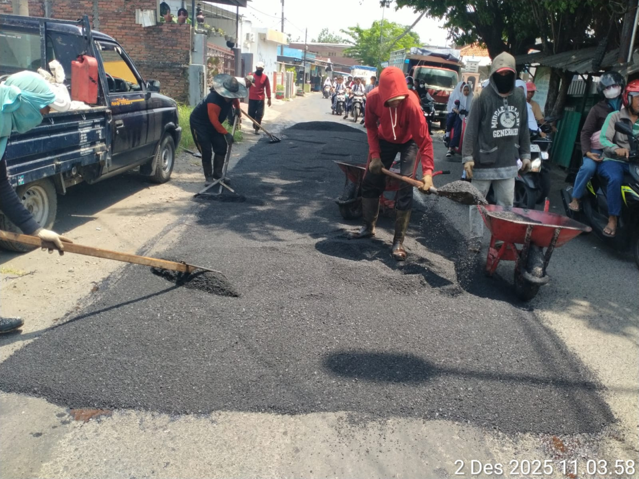 Pemkab Sidoarjo Perbaiki Jalan Rusak Secara Bergiliran