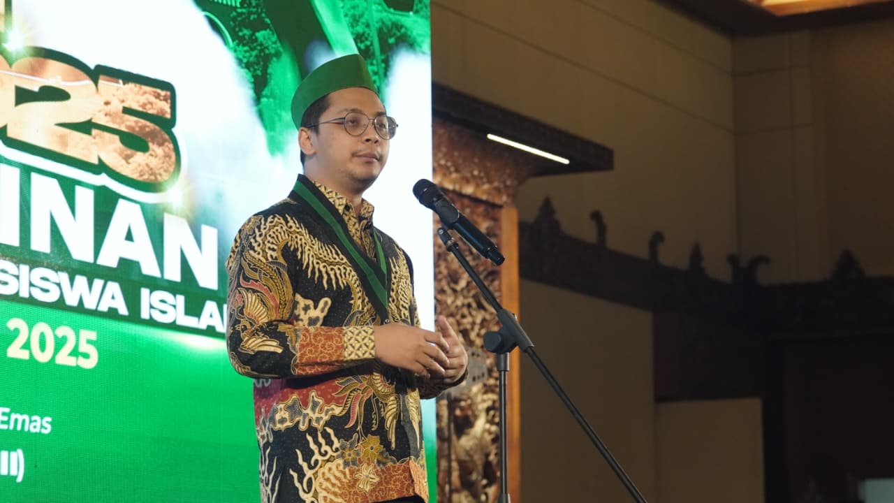 Ketua Umum PB HMI, Bagas Kurniawan menutup SEPIM. (Foto PB HMI for JatimUPdate.id)