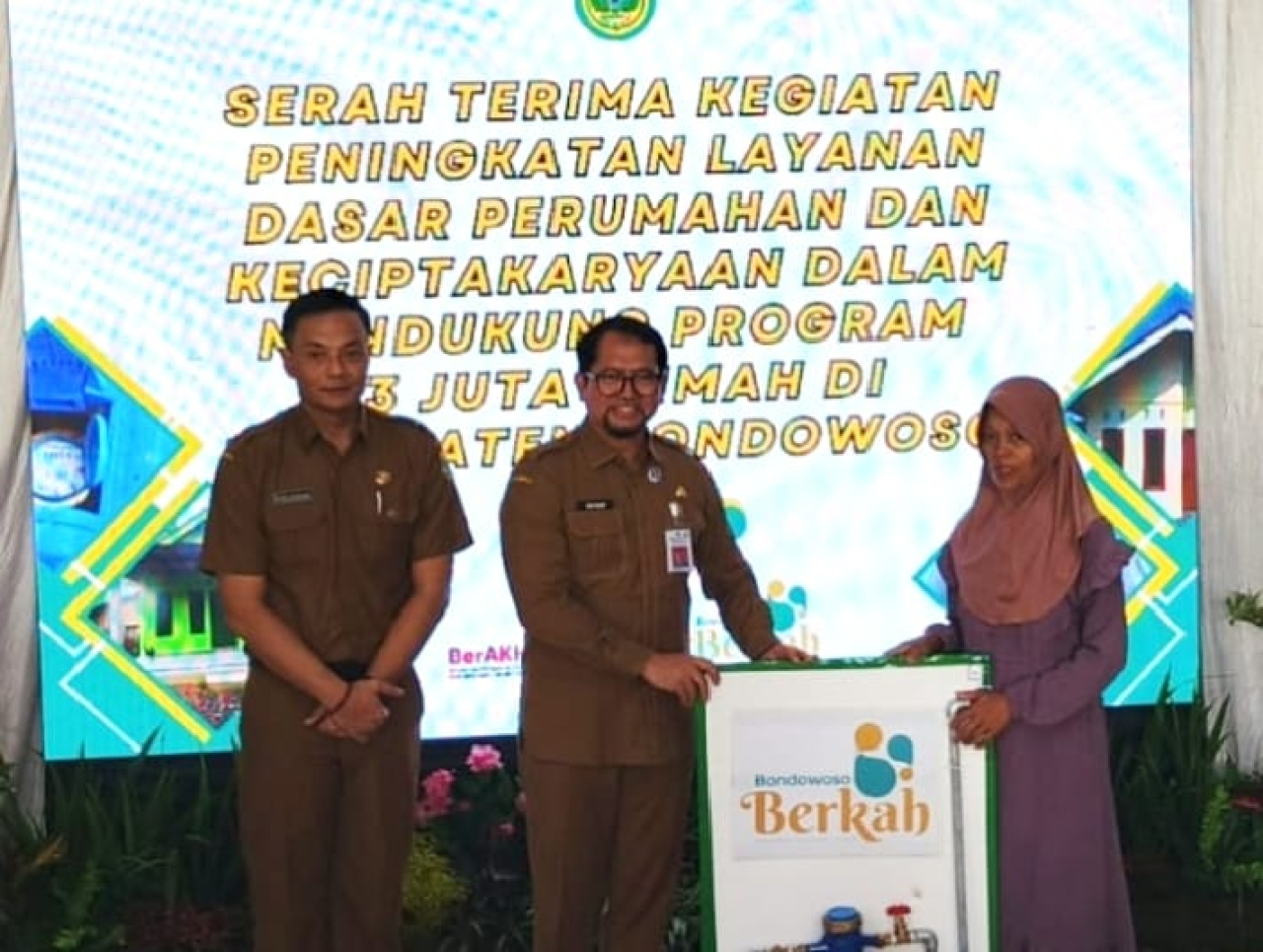 Pemkab Bondowoso Perkuat Layanan Dasar: 60 RTLH Diserahkan, Akses Air Bersih dan Tata Ruang Dipacu