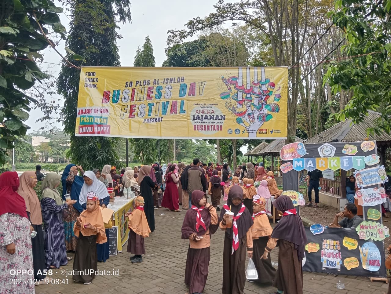 Diserbu Wali Murid, Business Day SD Plus Al Ishlah Bondowoso Latih Jiwa Wirausaha Siswa