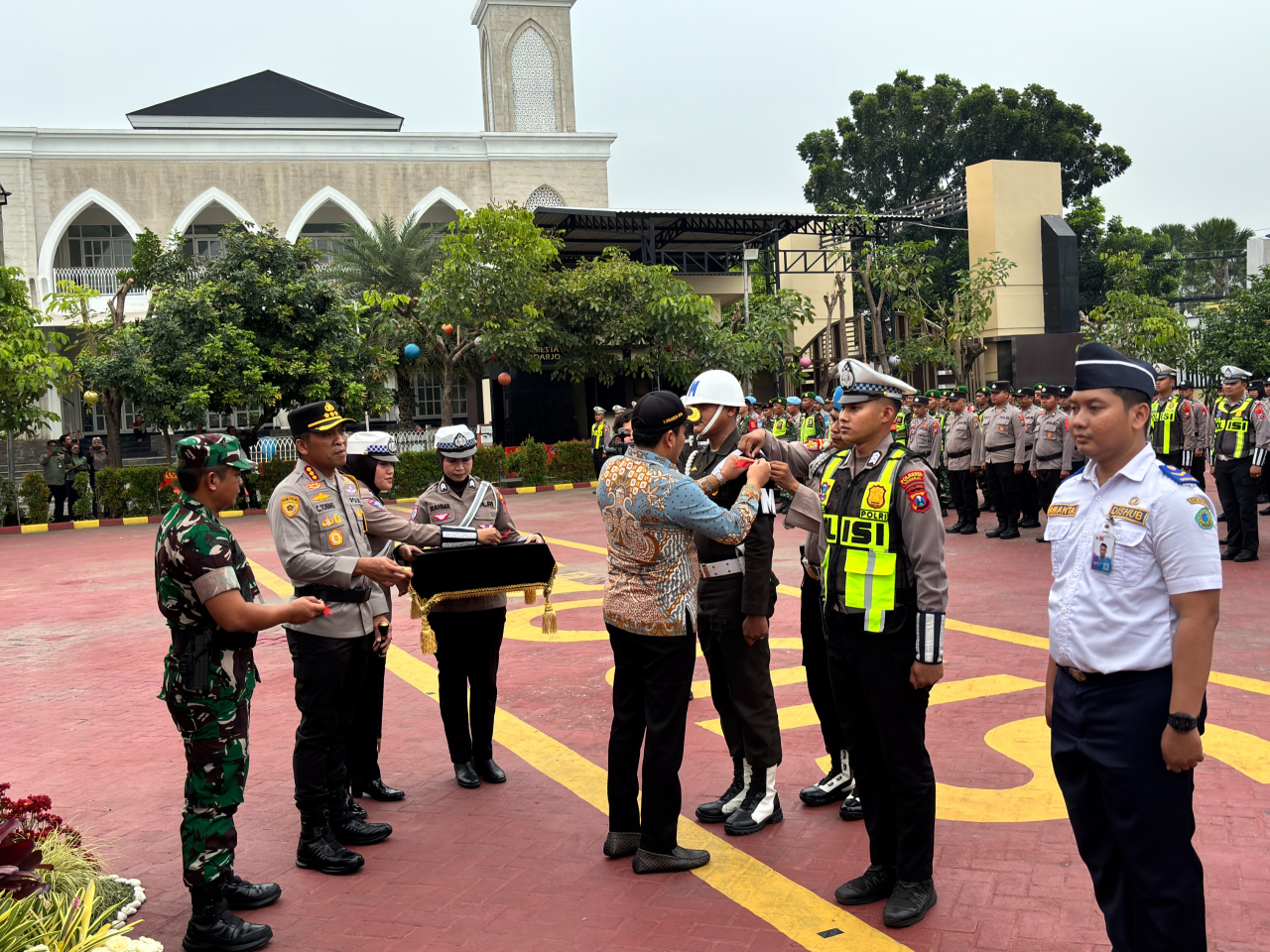 Operasi Lilin Semeru 2025 Dimulai, Ribuan Personel Amankan Natal dan Tahun Baru di Sidoarjo