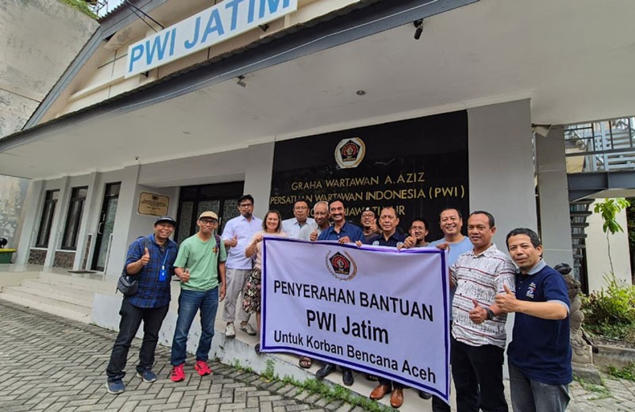 PWI Jatim Salurkan Bantuan Tahap I untuk Korban Bencana Aceh