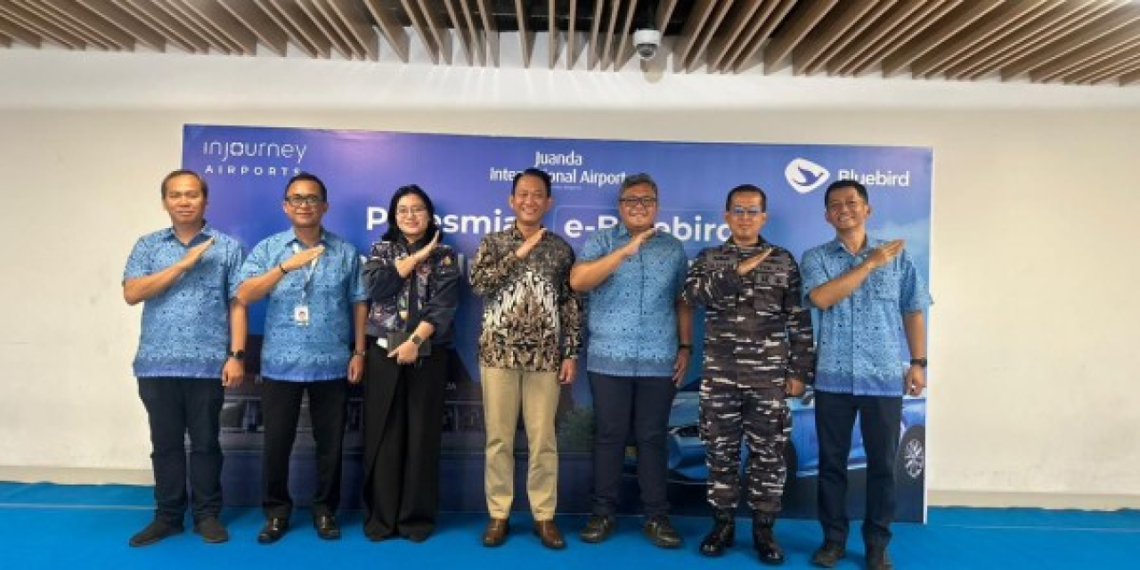Bandara Juanda Resmikan e-Bluebird, Taksi Listrik Pertama Hadir di Terminal