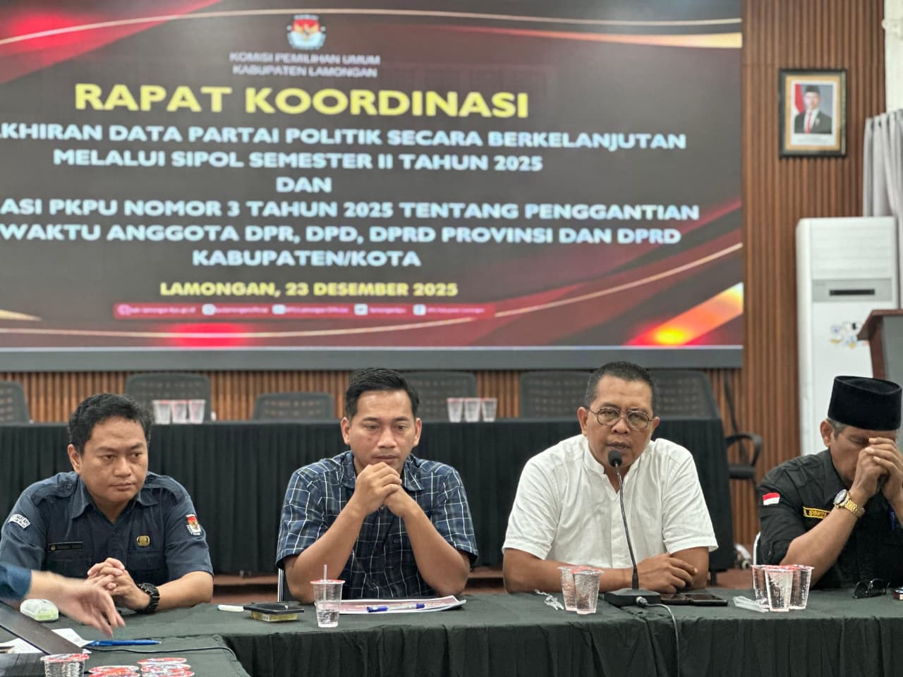 Pastikan Administrasi Tertib, KPU Lamongan Bedah Aturan PAW dan SIPOL