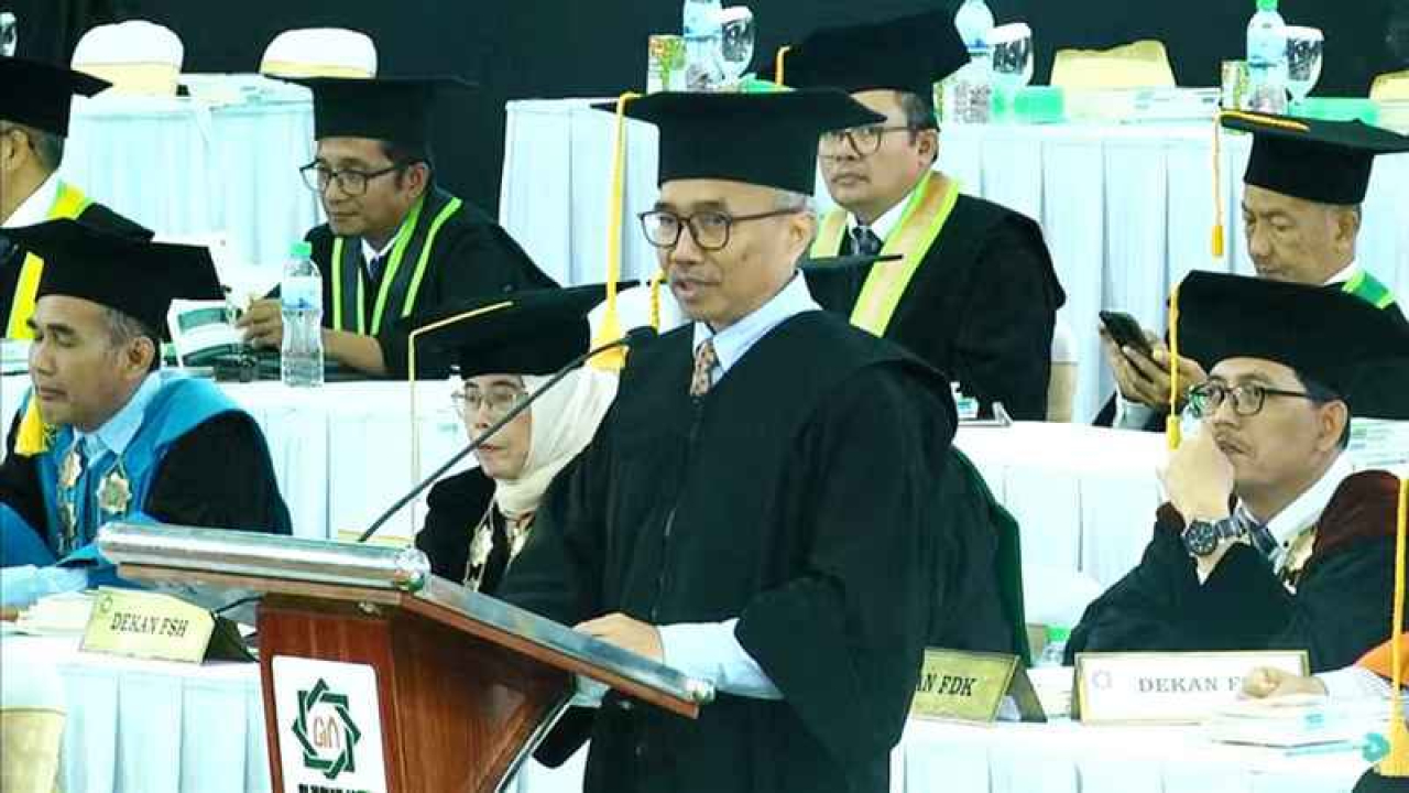 Ahmad Nur Fuad Resmi Dikukuhkan sebagai Guru Besar UINSA, Tuntaskan Pesan Terakhir Sang Mentor