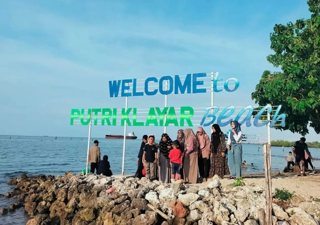 Pantura Lamongan Jadi Magnet Wisata Saat Nataru 2025, Puluhan Ribu Wisatawan Padati Destinasi Favorit