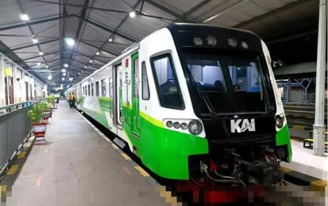Rangkaian KA Commuter Line yang rencananya akan beroperasi dari Surabaya-Probolinggo, dimana sebelumnya cuman sampai Pasuruan.