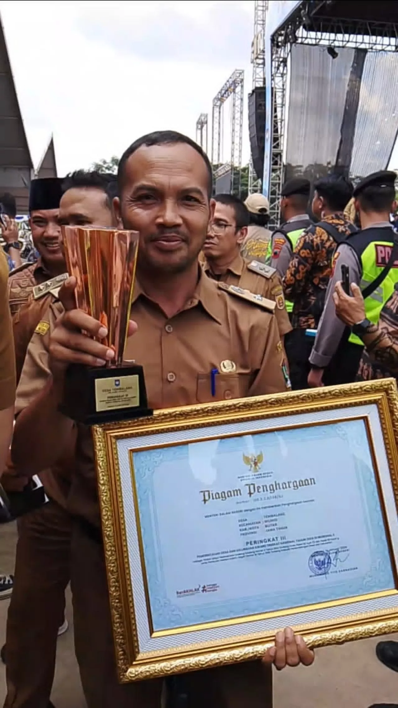 Desa Tembalang Raih Terbaik ke-3 Pemerintah Desa dan Kelurahan Award Nasional 2025 Regional II