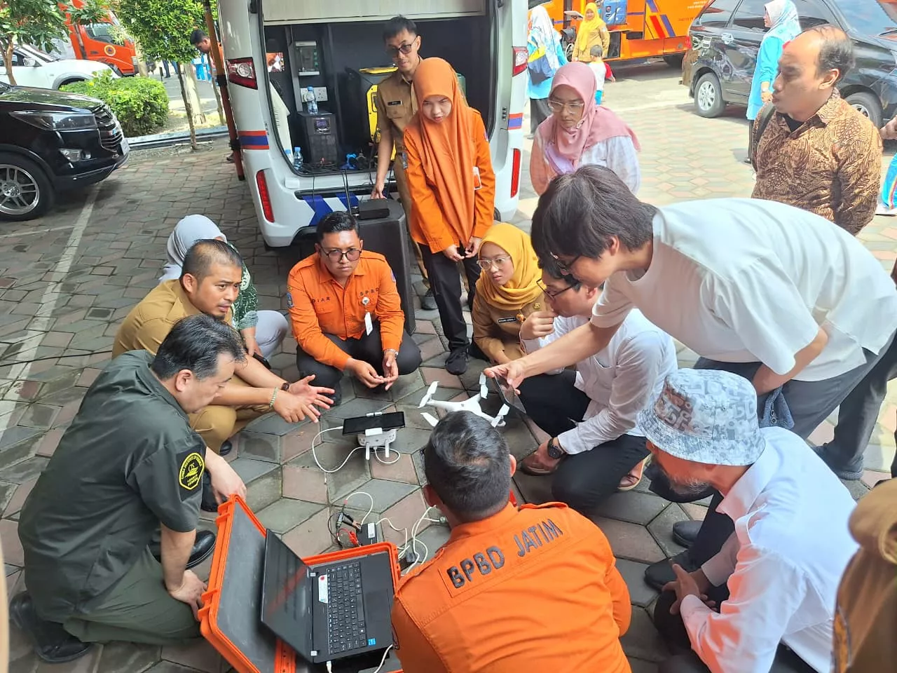 Kolaborasi Pemanfaatan Drone untuk Mitigasi Bencana, Tim CIS Jepang dan BRIN Kunjungi BPBD Jatim