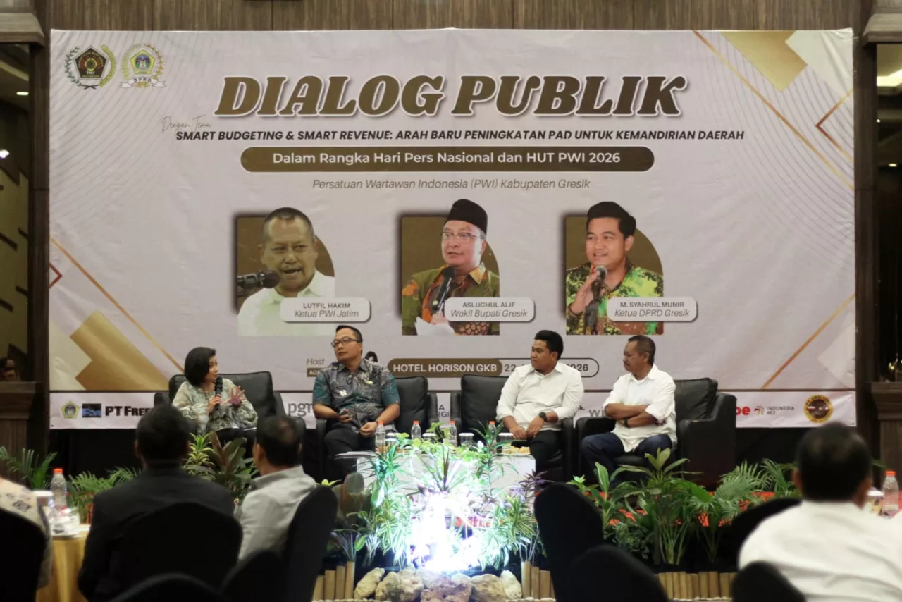 PWI - DPRD Gresik Gelar Dialog Publik Smart Budgeting dan Smart Revenue Dorong Kemandirian Daerah