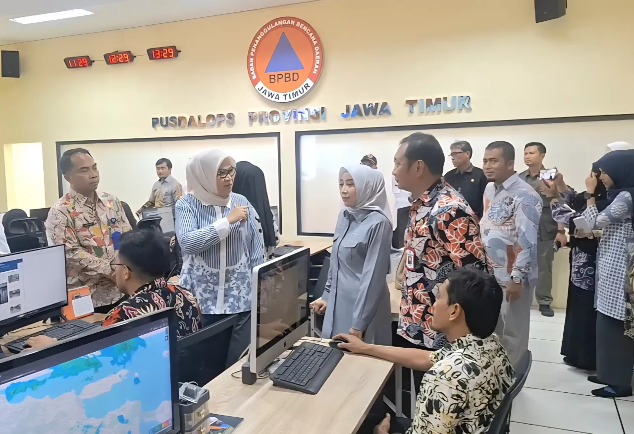 Komisi VIII DPR RI Apresiasi Sarana Edukasi Bencana dan Kendaraan Command Center BPBD Jatim