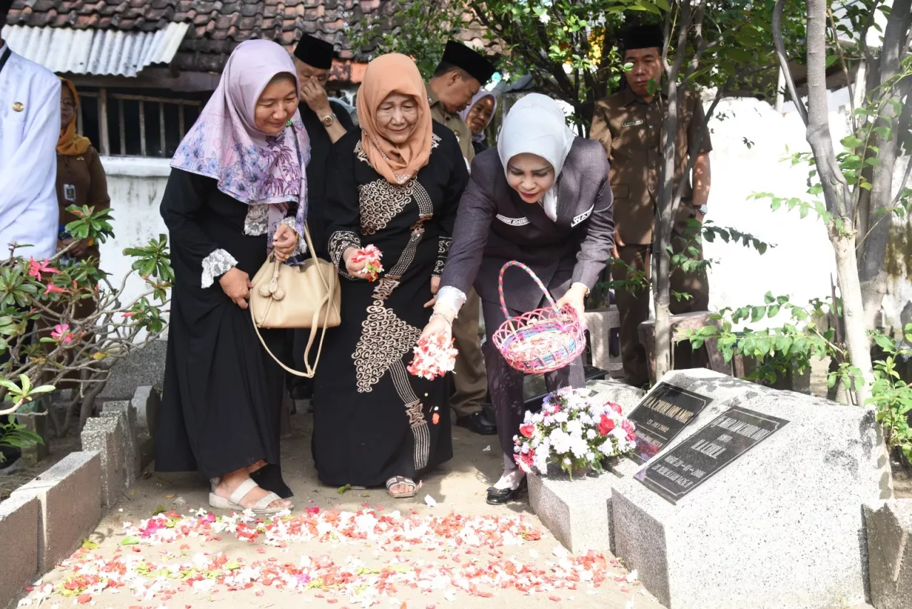 Harjasda ke-167, Wabup Sidoarjo dan Forkopimda Ziarah Makam Mantan Bupati